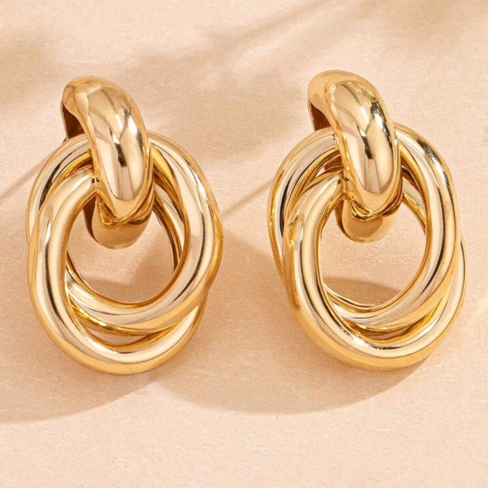 Women earrings